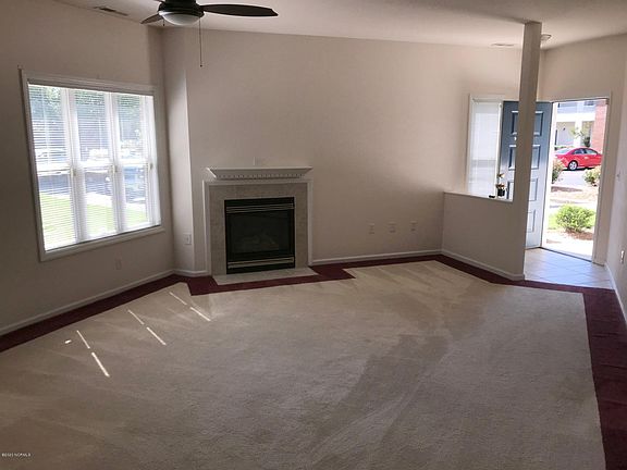 3rd image of 1121 Turtle Creek Dr APT D