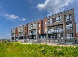 18 Lytham Green Cir #10, Newmarket, ON L3Y 0E1