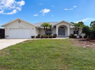 7 Bunker RD, ROTONDA WEST, FL 33947