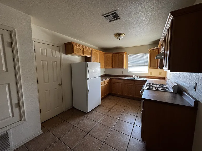 8715 Independence Dr #5 — Photo 6
