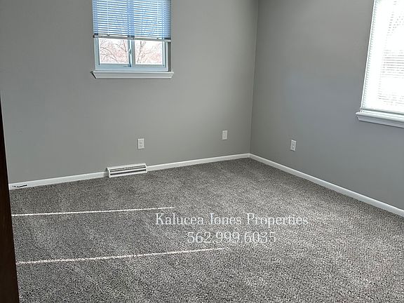 2 newly painted and carpeted bedrooms upstairs