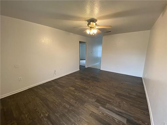 4th image of 1016 North Dr Ste C
