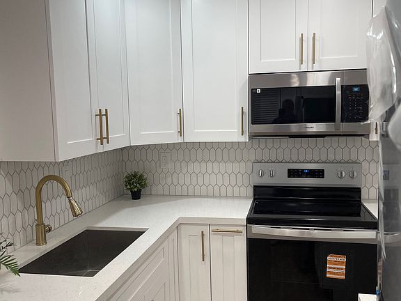 2nd image of 9175 SW 77th Ave APT 304