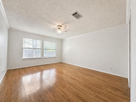 4th image of 1903 Balsam Way