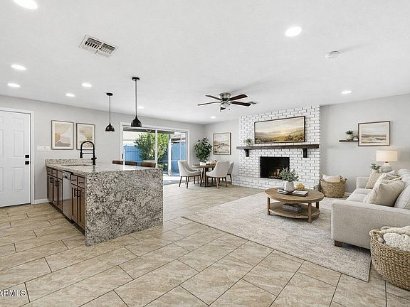 4th image of 1726 W ROYAL PALM Road