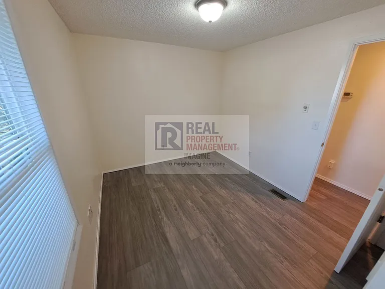 3605 Landau Ave NE — Photo 17
