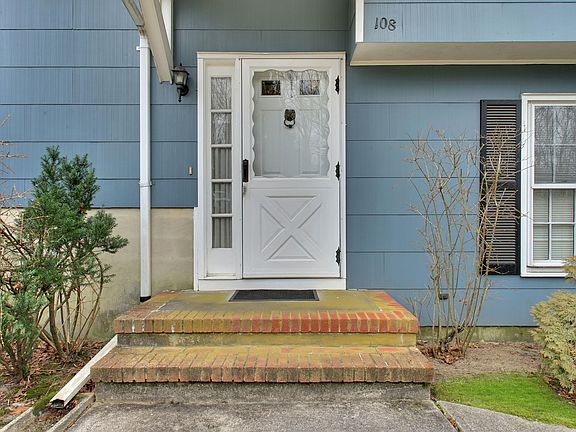 5th image of 108 Claire Dr