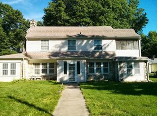 8525 Hiawatha Rd, Kansas City, MO 64114