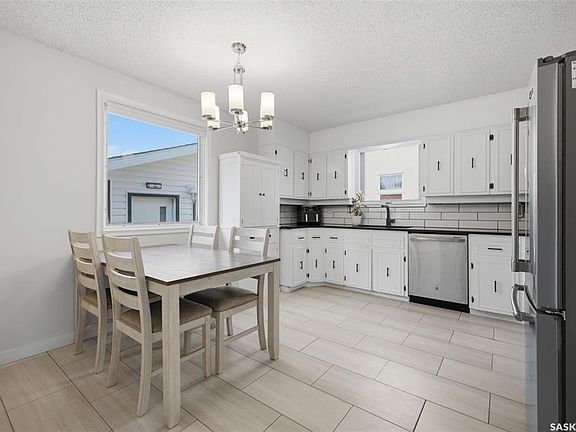 5th image of 98 Dunsmore DRIVE