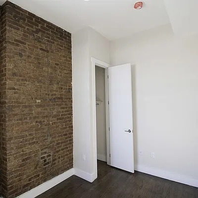 Rented by Nooklyn NYC LLC | media 34