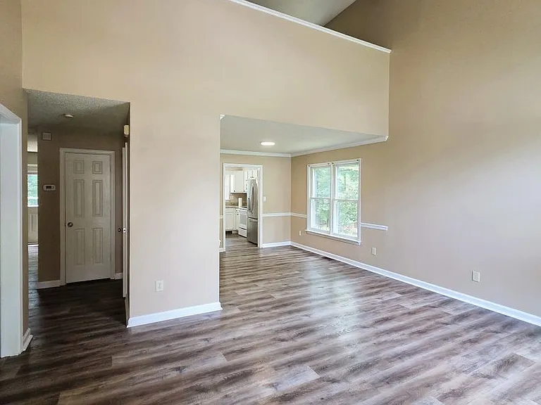 2519 Providence Creek Rd N — Photo 5