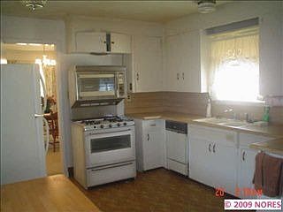 4th image of 923 S Vandalia Ave