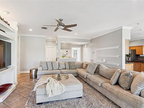 5th image of 20 Saint Thomas Dr