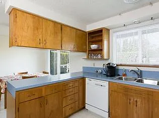 453 Santa Clara Ave — Photo 3
