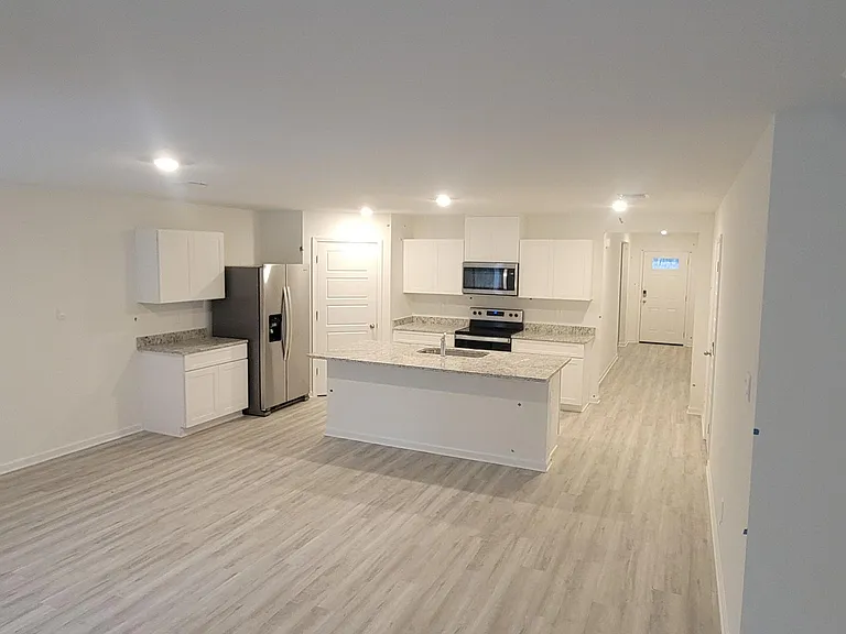 35325 Grovemont Dr — Photo 2