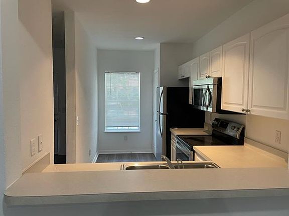 2nd image of 4247 Plantation Cove Dr