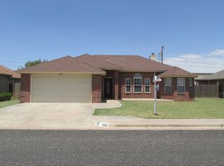 816 11th St, Wolfforth, TX 79382