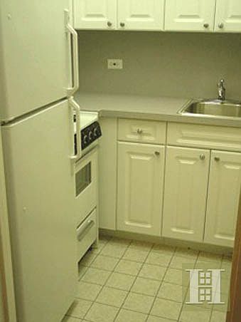2nd image of 4 Park Ave APT 10G