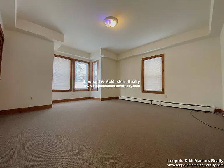 15 Sanborn St #15 — Photo 3