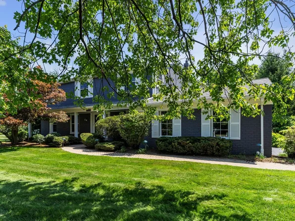 3015 High Pointe Ct, Bloomfield Hills, MI 48302