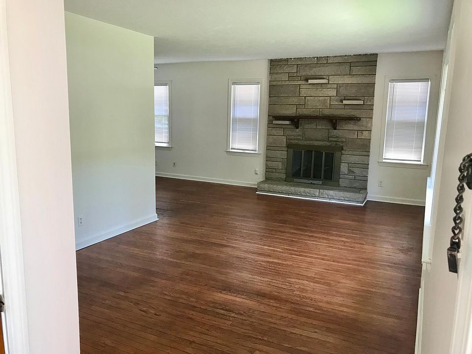 1st image of 2222 Paris Dr