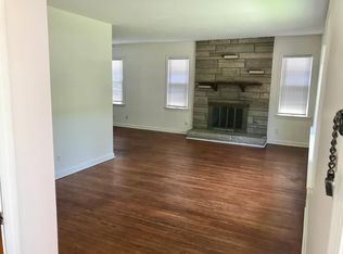 2222 Paris Dr, Louisville, KY 40218
