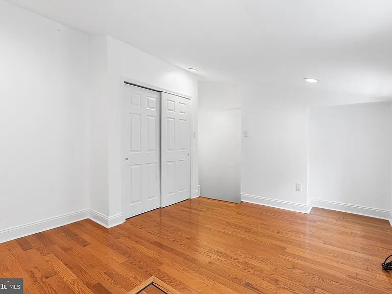 8 Bristow Pl — Photo 18