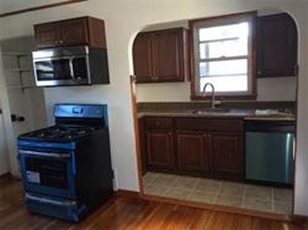 2nd image of 7 Lovett Pl #2