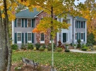 16 Coventry Rd, Windham, NH 03087