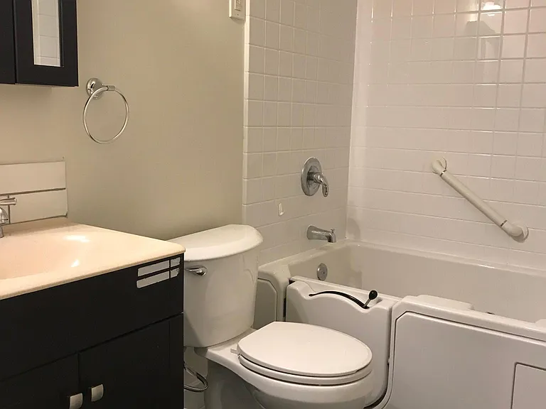 105 Village Ln — Photo 10