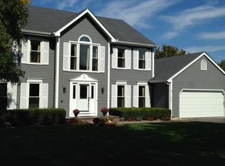 730 Sprucetree Ln, Algonquin, IL 60102