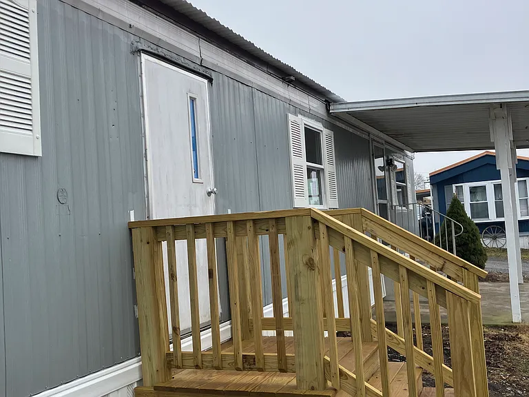 37 Brandt Dr — Photo 2