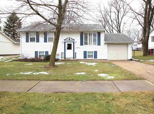 1626 Springdale Dr, Clinton, IA 52732