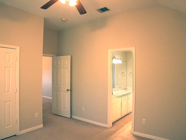 8605 Berwick Dr — Photo 11
