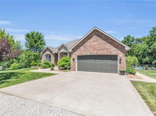 43498 Walnut Ln, Richmond, MO 64085