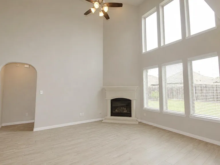 1019 Fresh Spring Rd — Photo 9