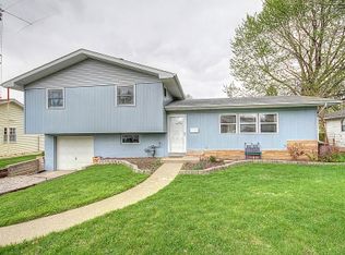 1514 Marigold Ln, Champaign, IL 61821