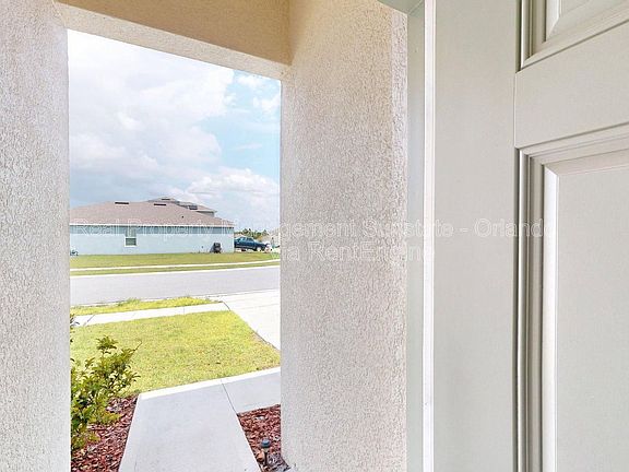 3rd image of 2116 Silver Brook Way
