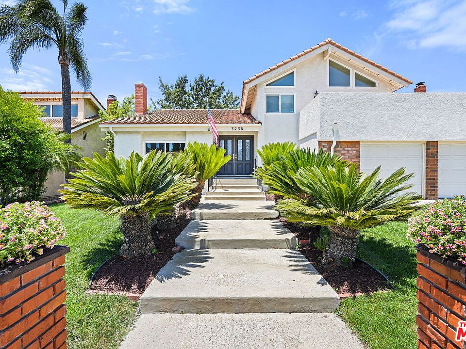 1st image of 3236 N Sawtooth Ct