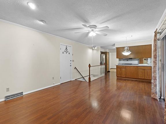 5th image of 1217 Hilldale Cir