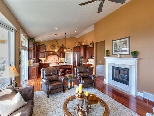 5th image of 8602 E Red Oak Dr