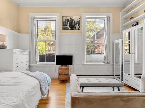 425 Beacon St APT 2, Boston, MA 02115