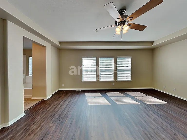13725 Kearney St — Photo 20