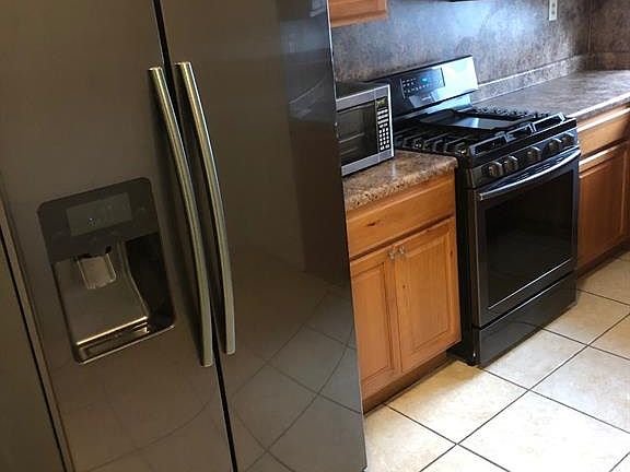 3rd image of 181 Hawley St #1 & 2