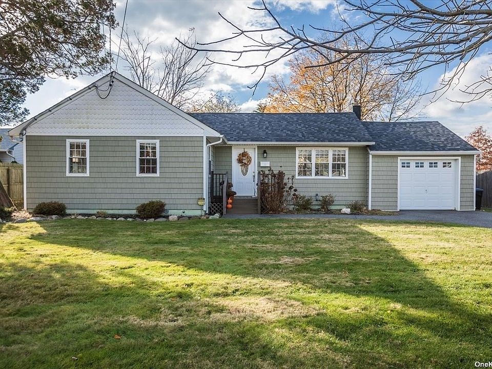 1st image of 12 Bradish Ln