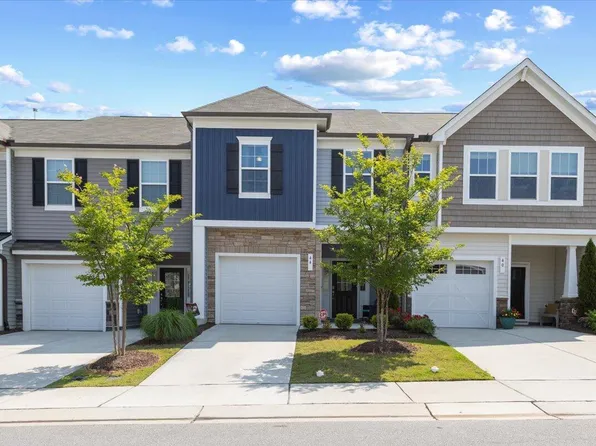 44 Bordeaux Dr, Clayton, NC 27527