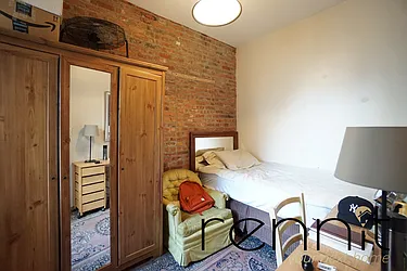 Rented by Rennit Inc.