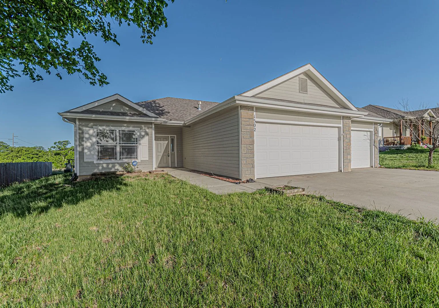 Please View 3D Virtual Tour Before Scheduling a Showing — Photo 3