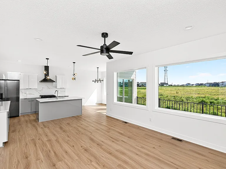 1100 NW Sproul Dr — Photo 5