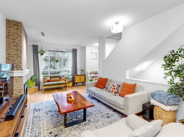 9133 Government St #133, Burnaby, BC V3N 0B1